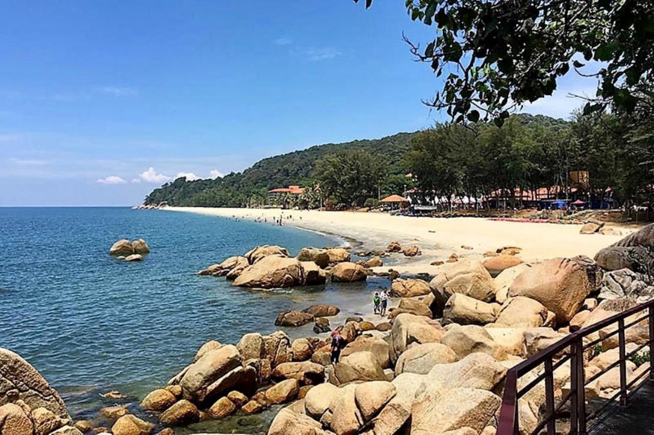 Timurbay Seafront & Pangsapuri *